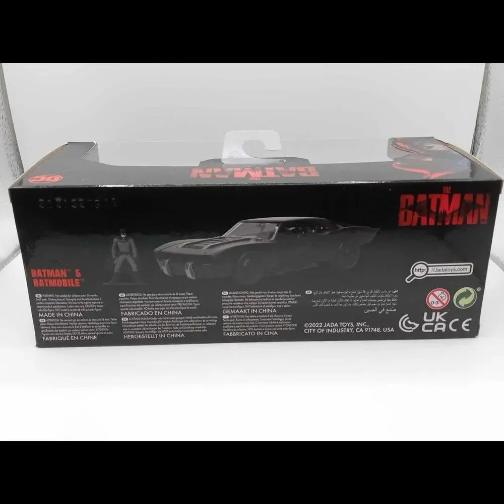 The Batman and Batmobile - DC Comics - Batmobile 1/32 Scale